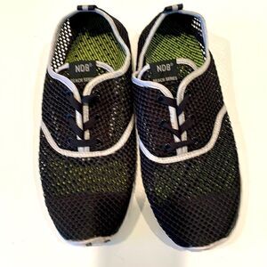 NEW Water Beach Pool Mesh Shoes Men's Size 9